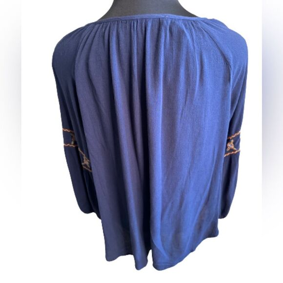 Axel Hazel Hobo Embroidered Top. - Picture 3 of 3